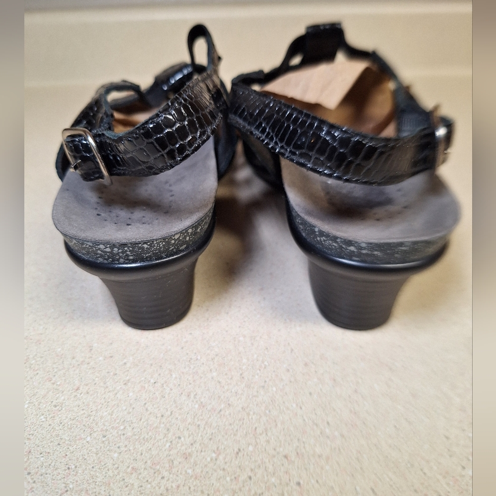 SAS Black Croc-Embossed Slingback Low Heel Sandals - Picture 4 of 6